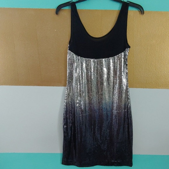 Ombre sequins party dress - Picture 3 of 4
